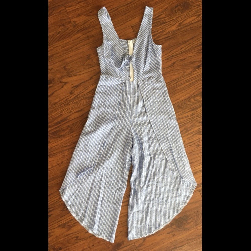 Taylor & Sage tulip leg culottes jumpsuit. XS